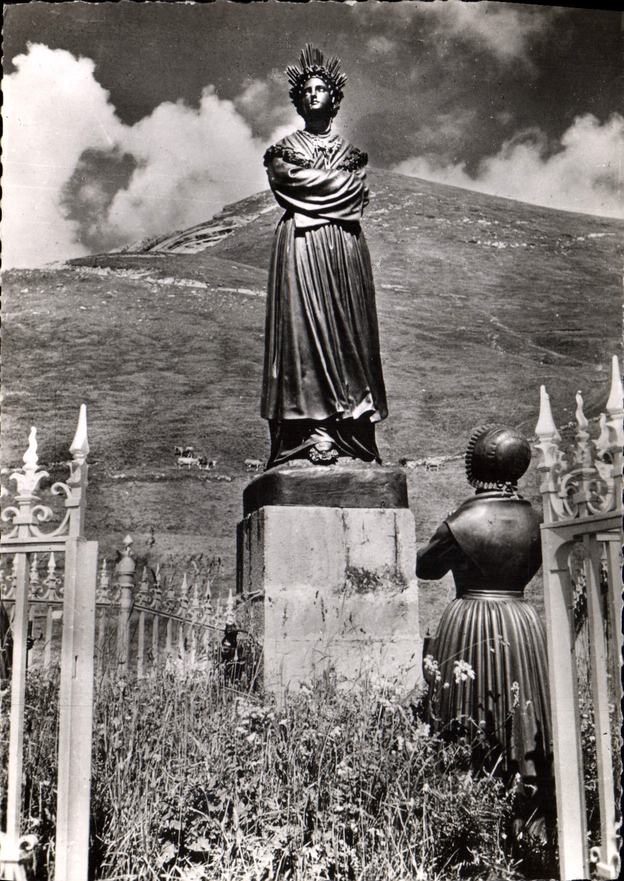 Die Schöne Dame — La Salette — Wallfahrtskirche Notre-Dame de La Salette
