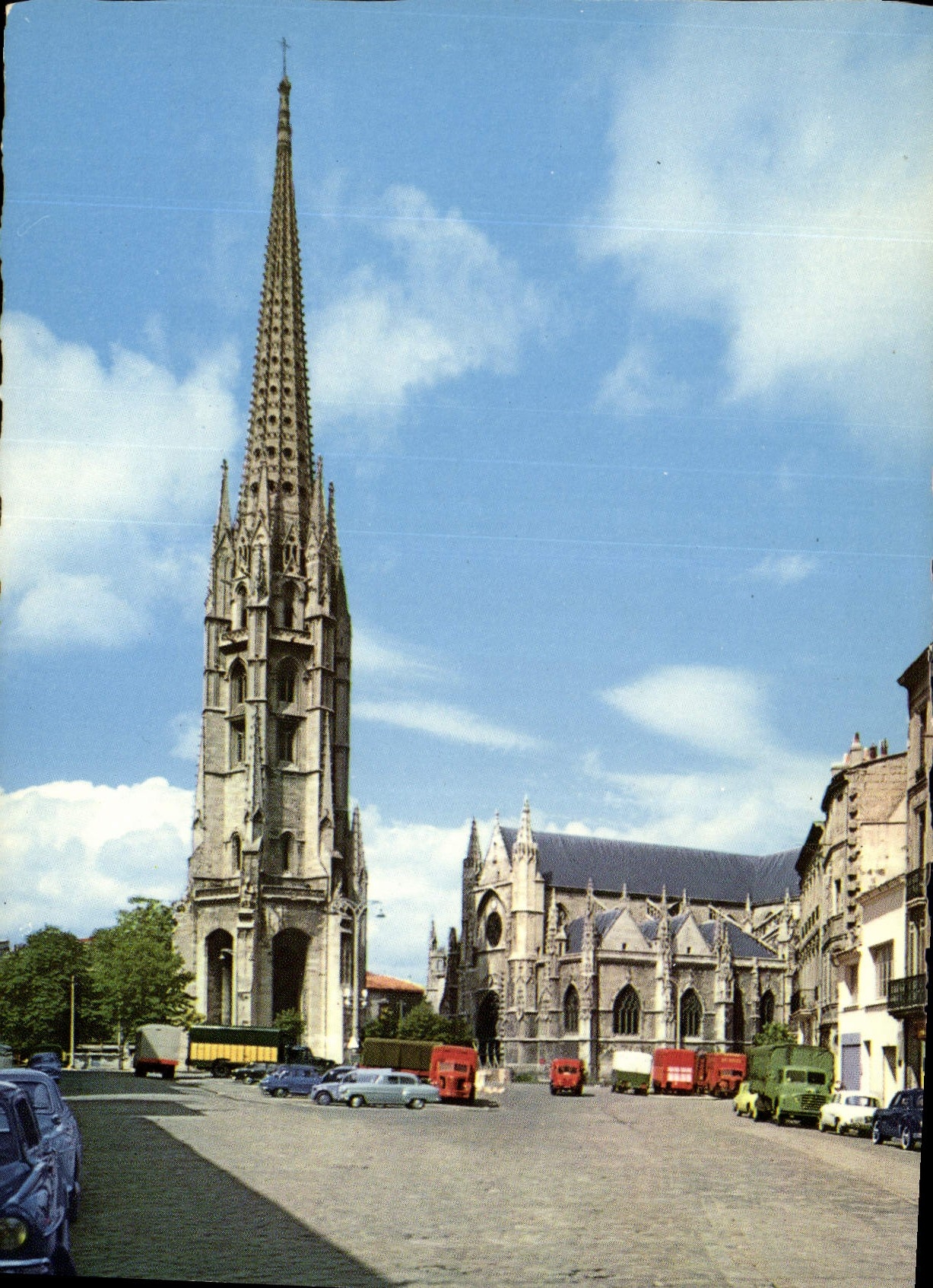 CPM Bordeaux la fleche Saint Michel monument du XV siecle 