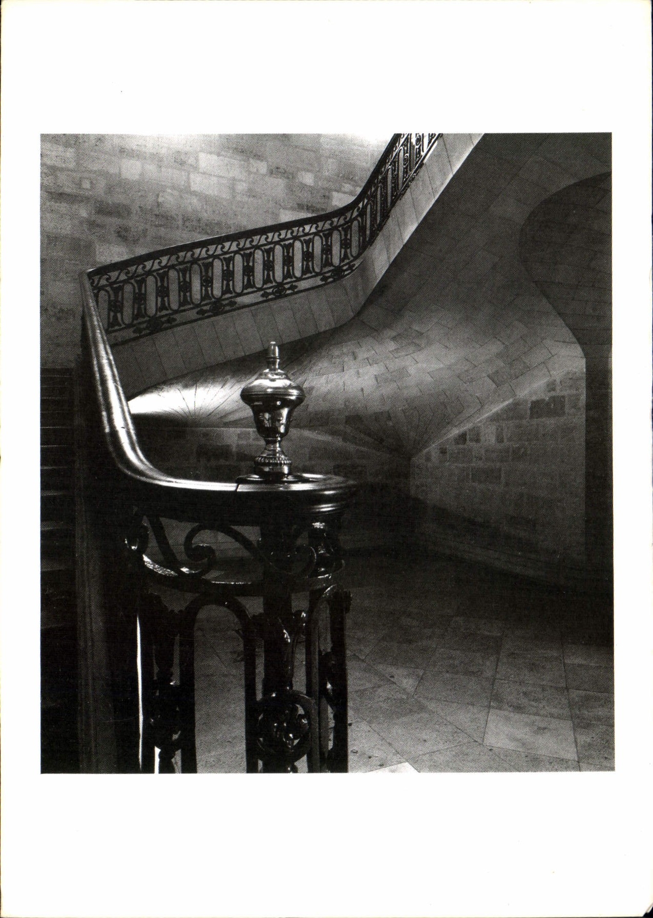 CPM Escalier Hotel de ville de Bordeaux 