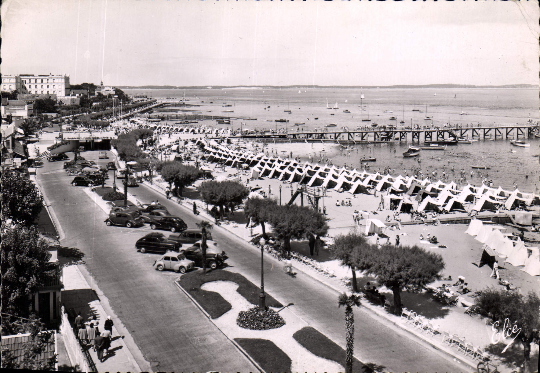 Arcachon — Allgemeine Ansicht der Strandpromenade — L. Chatagneau