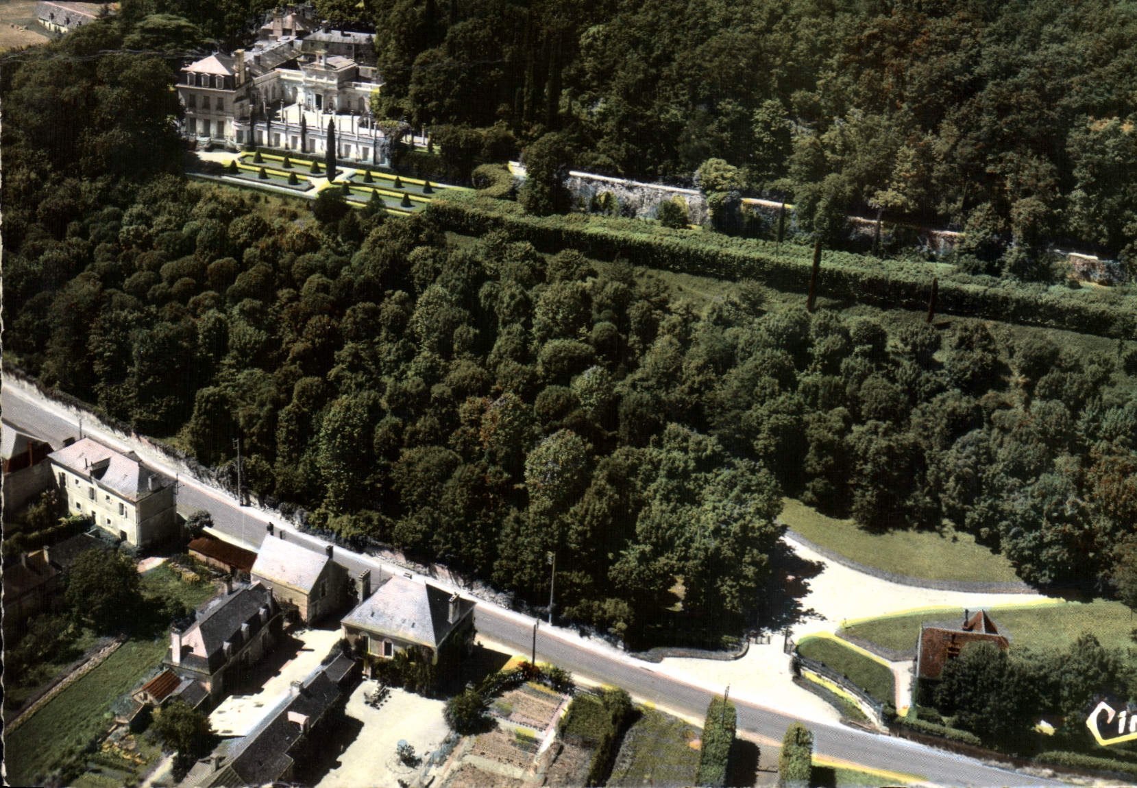 CPM St Patrice I et L Chateau de Rochecotte Vue aerienne 
