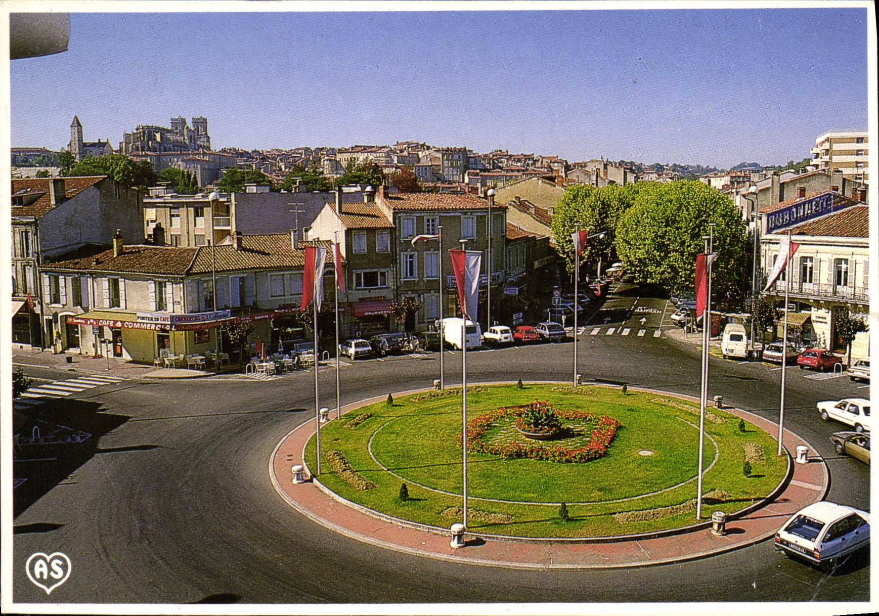 Place centrale d'Auch — vue panoramique — AS