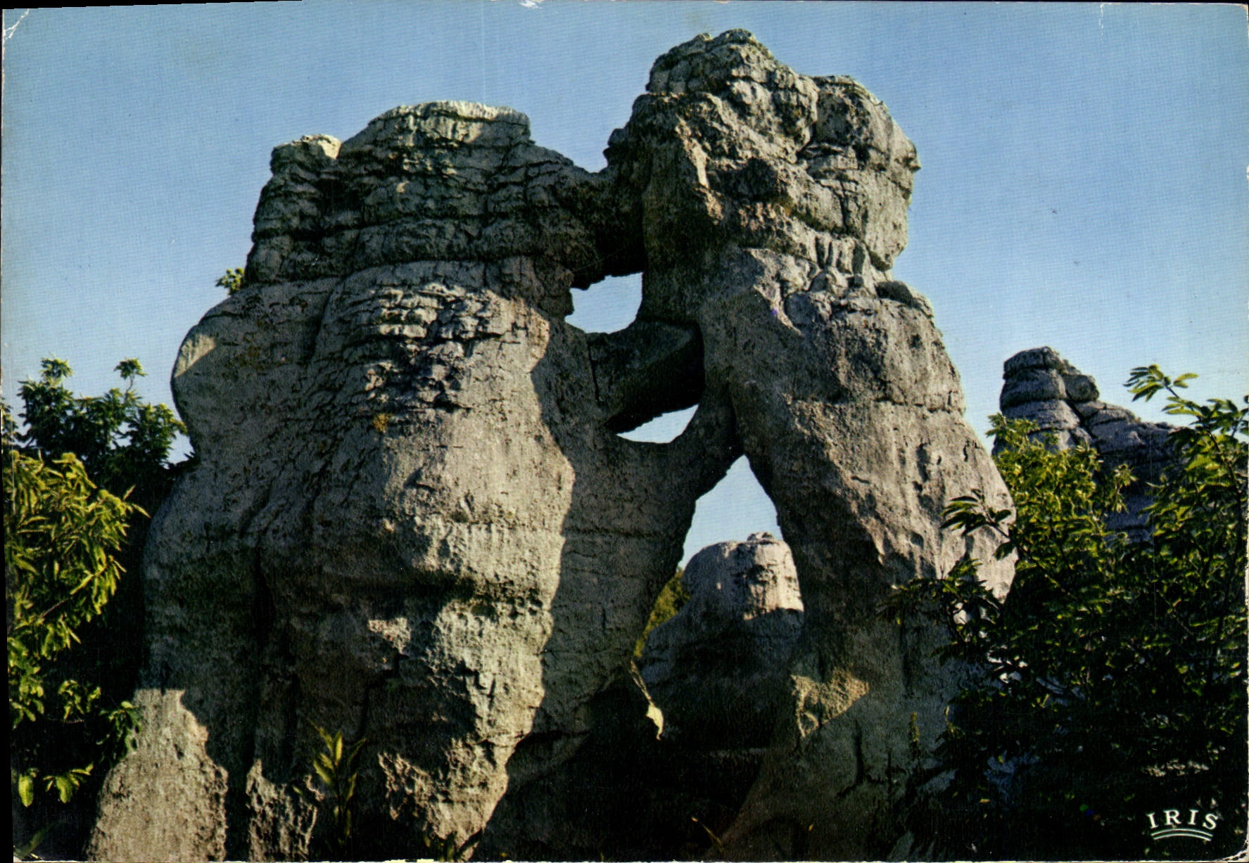 Le Rocher dit « L'Ours et le Lion » — Ardeche — éditeur IRIS