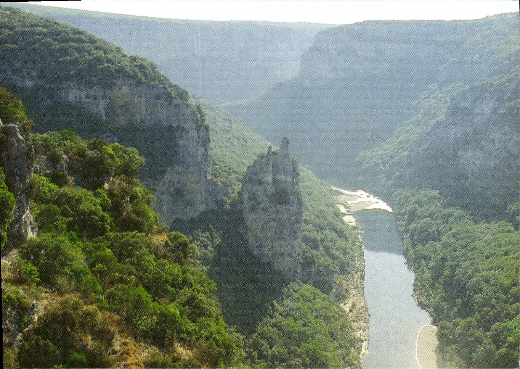 Les Gorges de l'Ardèche — Rocher de la Cathédrale — Éditions de la Pêche, Niort
