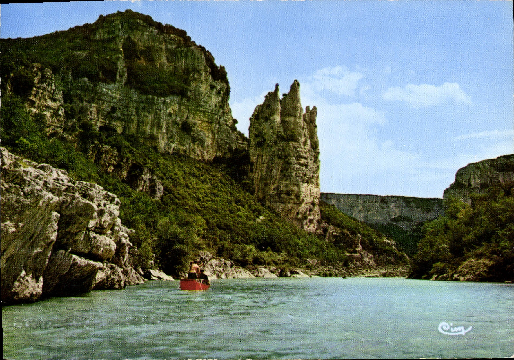 Gorges de l'Ardèche — Descente en barque devant la Cathédrale — CIM
