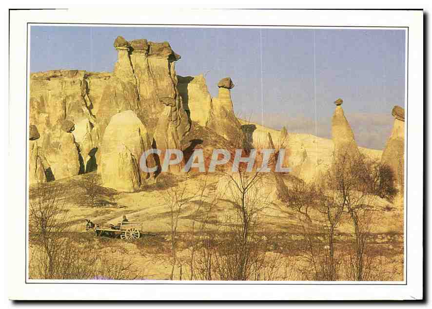 CPM Les cheminees de tees donnent au paysage de la region de Cappadoce perdue au centre de la Turqui