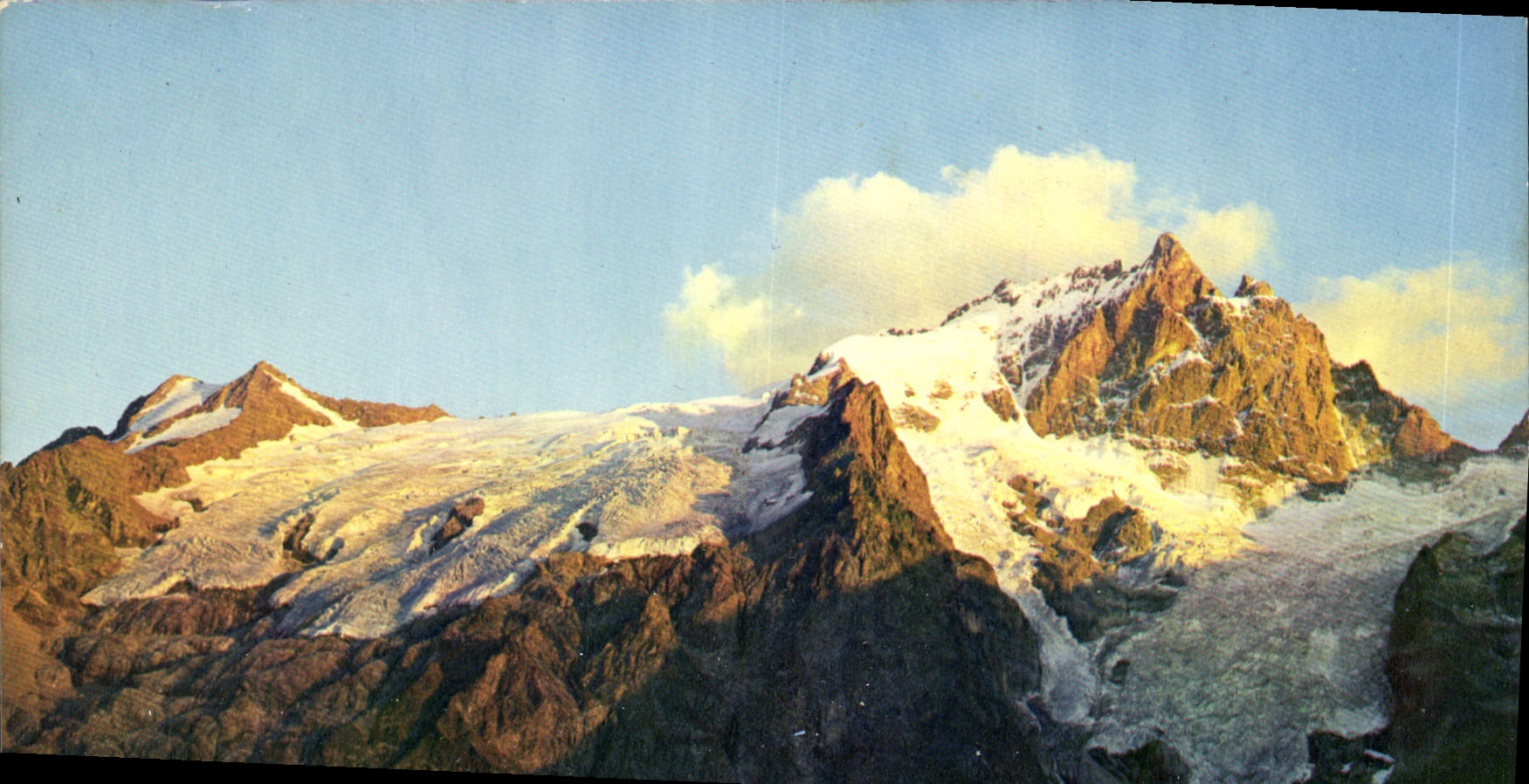 Oisans — Coucher de soleil sur la Meije (3983 m) et le glacier du Tabuchet — Éditeur IRIS, n° 2975