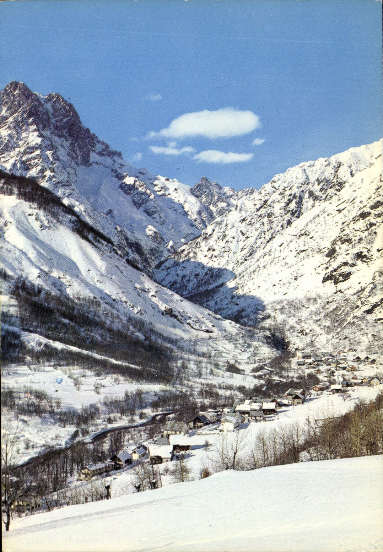 Pelvoux — Vue générale et le Pelvoux (alt. 3932 m.) — Éditions Spadem