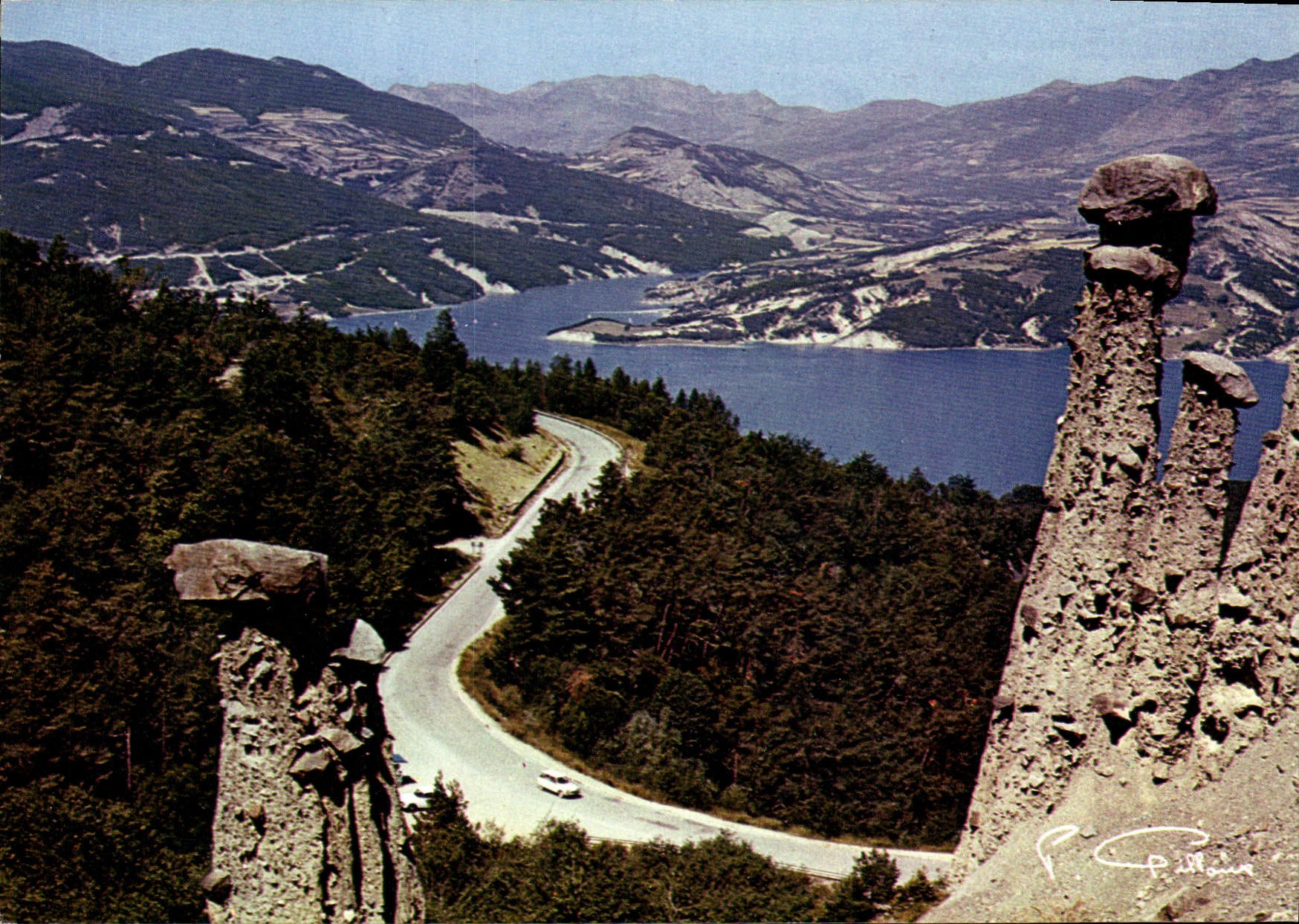 CPM Les Hautes Alpes Lac de Serre Poncon Les Demoiselles Coiffees 
