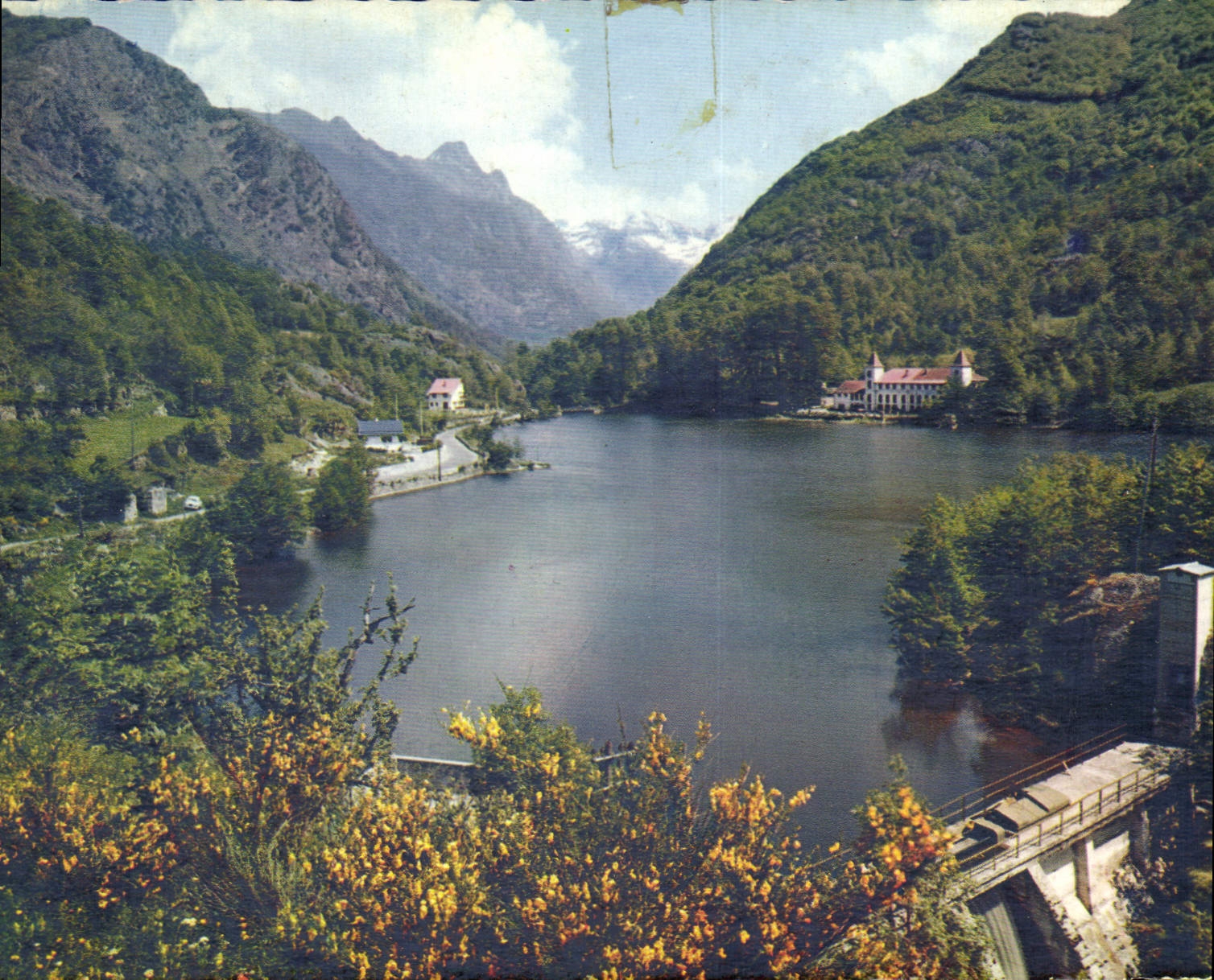 L'Ariège pittoresque — Lac et manoir d'Orgeix — Éditions Diplôme