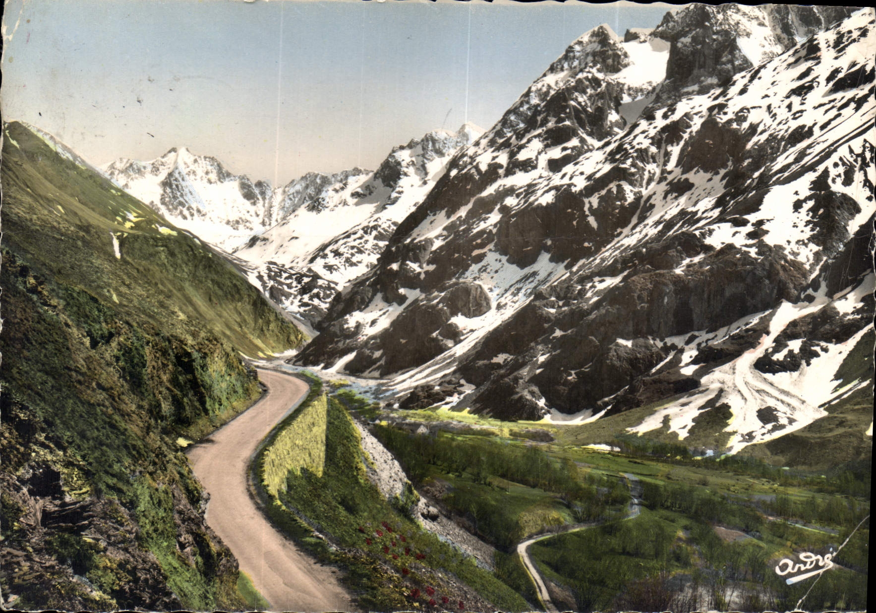 CPM Les Belles Alpes Francaises Les Grands Cols Route du Lautaret at Massif du Pelvoux 
