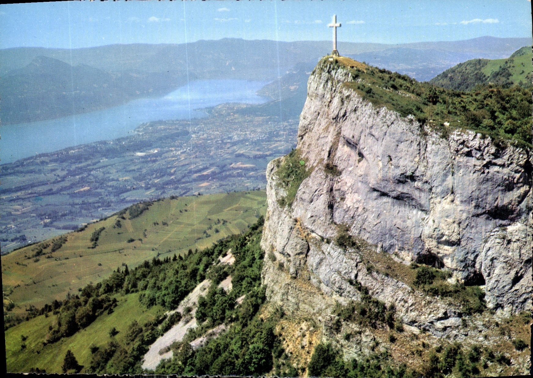 CPM Paysages de Savoie La Croix du Nivolet et le Lac du Bourget 
