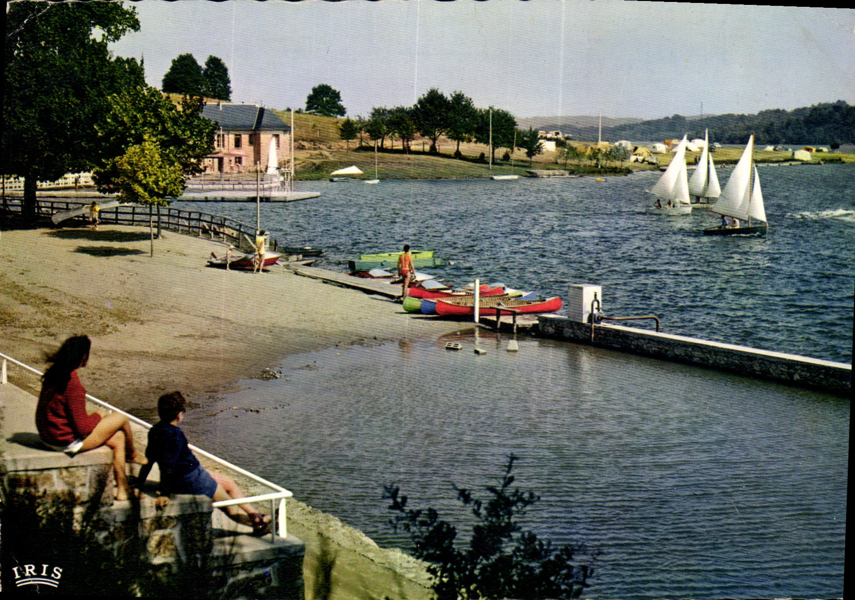 CPM La Correze Pittoresque Neuvic D'Ussel Regates sur le lac 