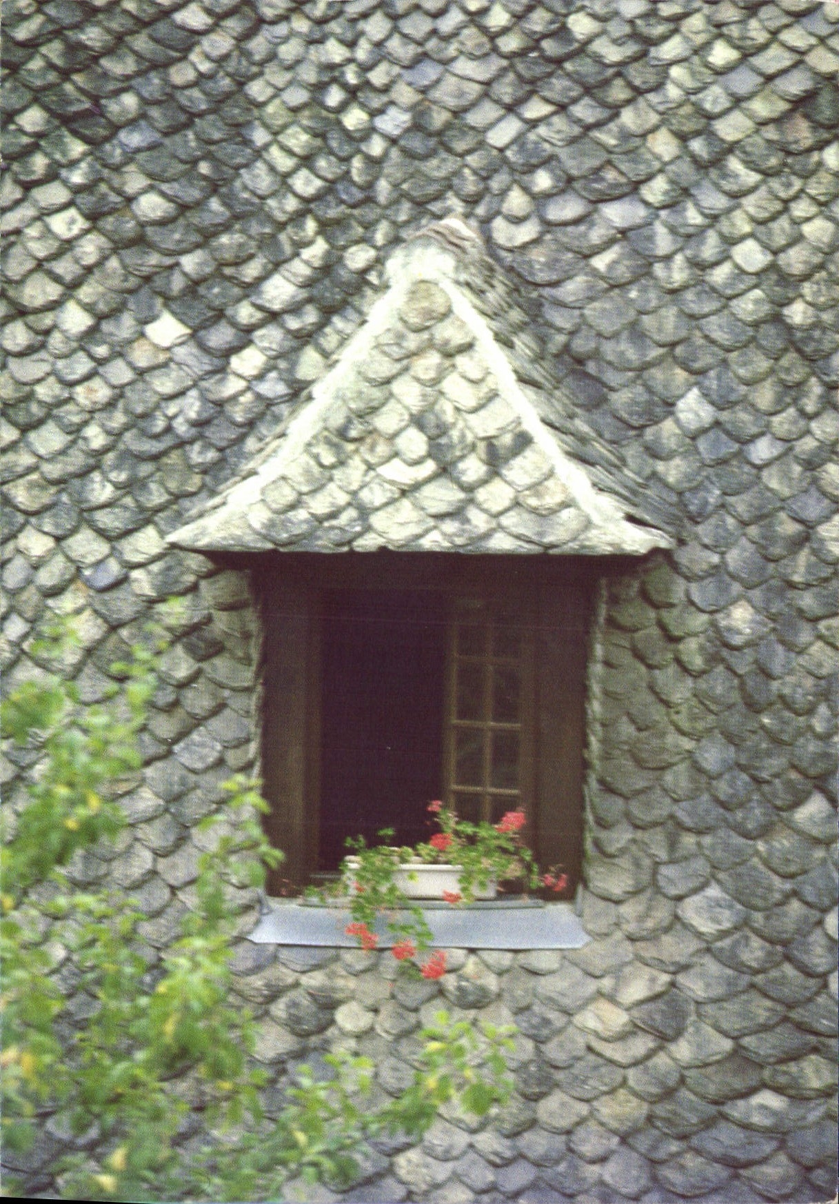 CPM Correze Toiture en lauzes 