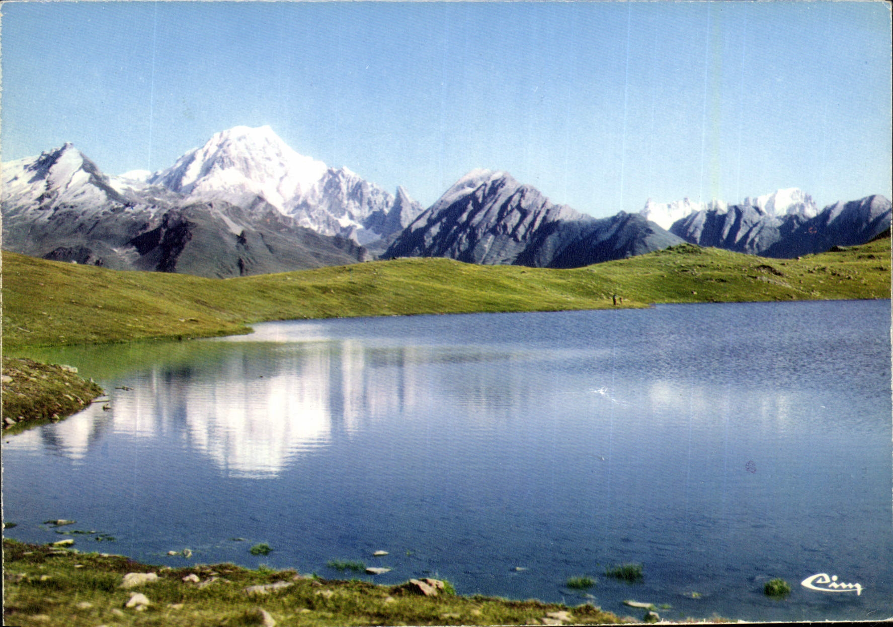 CPM En Tarantaise Reflets du Mont Blanc dans le lac au Col du Petit St Bernard Savoie 