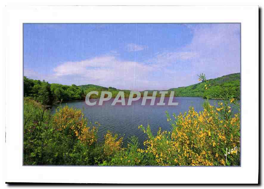 CPM Couleurs et Lumiere de France Treignac Correze Lac des Barriousses 