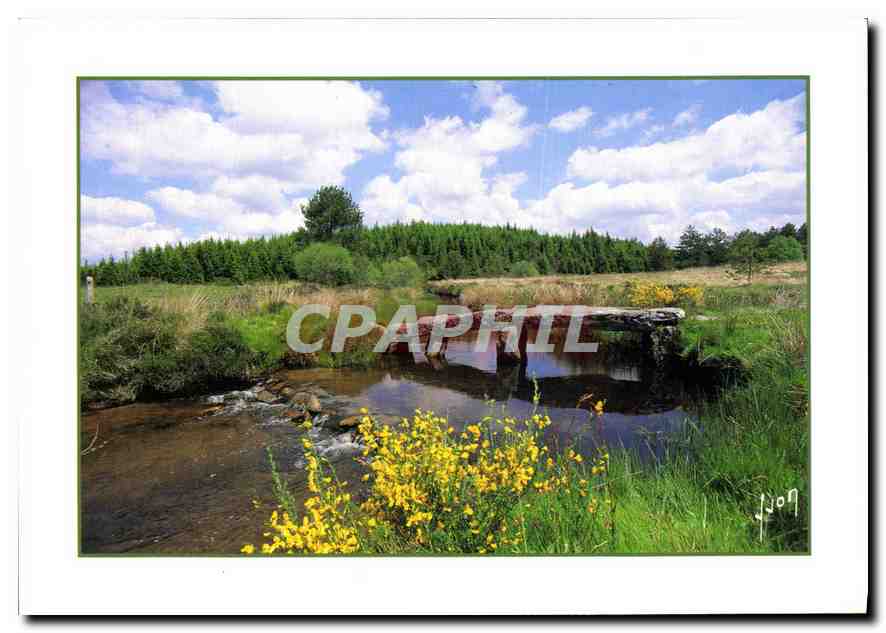 CPM Couleurs et Lumiere de France Plateau de Millevaches Correze Petit pont de Pierre 