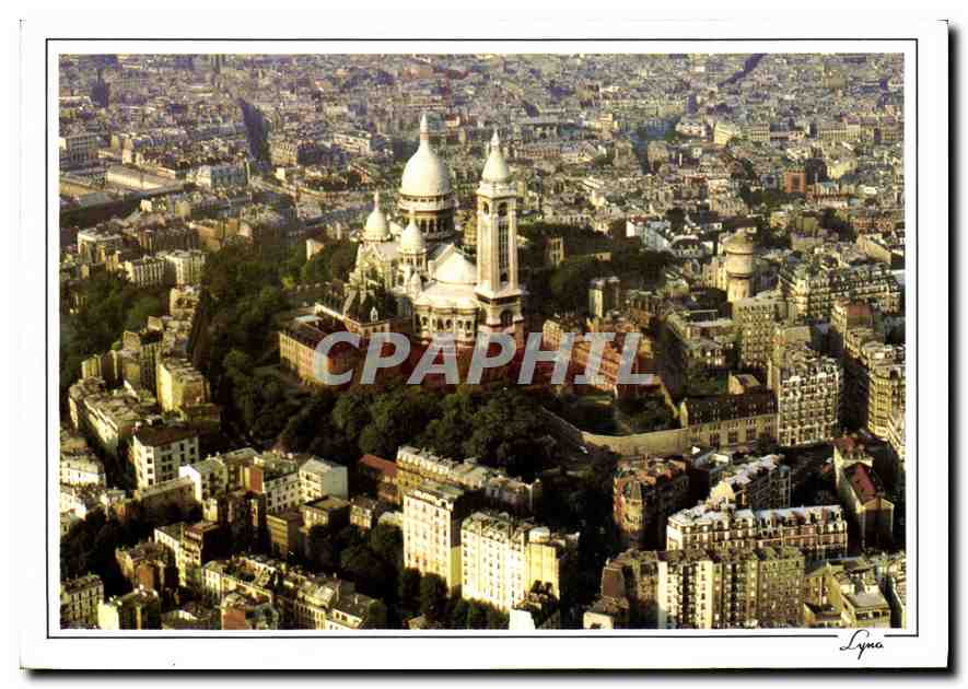 CPM En survolant Paris La Basilique du Sacre Coeur de Montmarte 