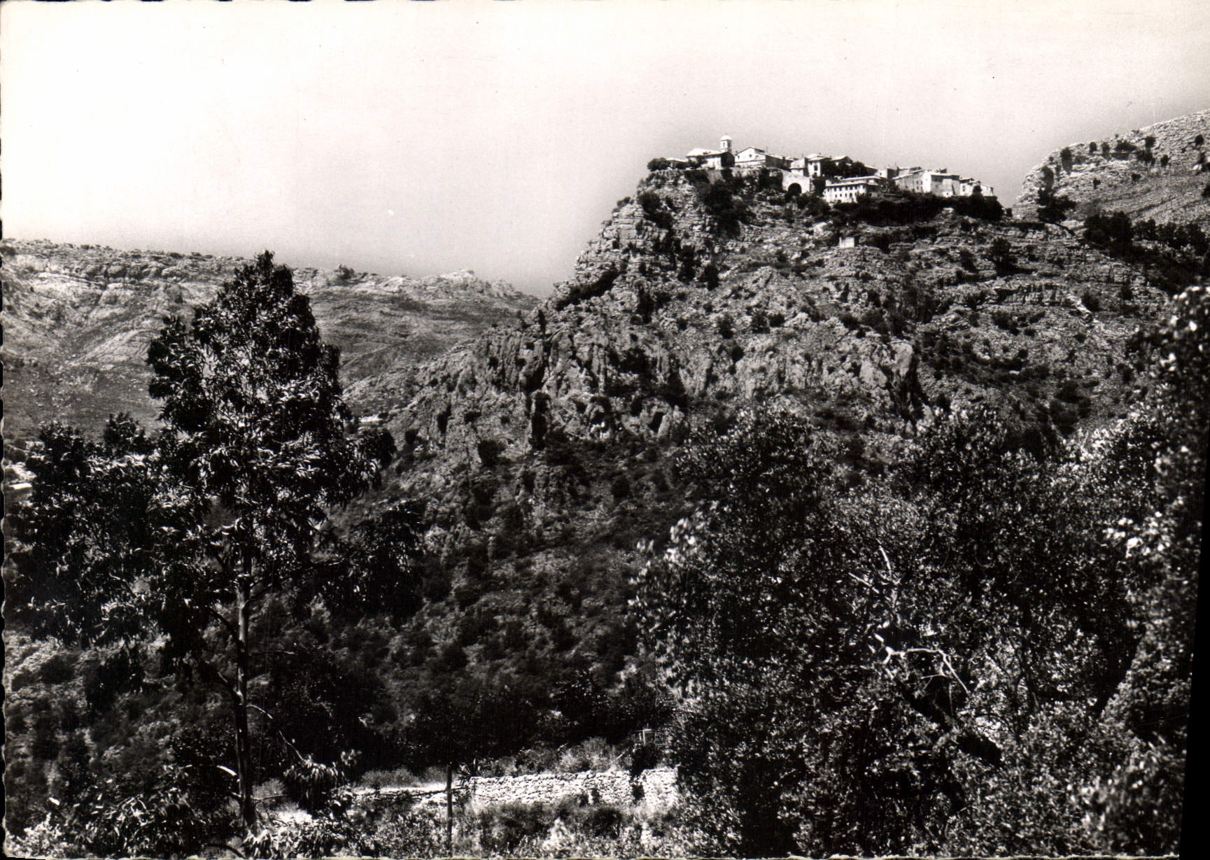 Gourdon — Côte d'Azur — Éditeur : Photographe Véritable