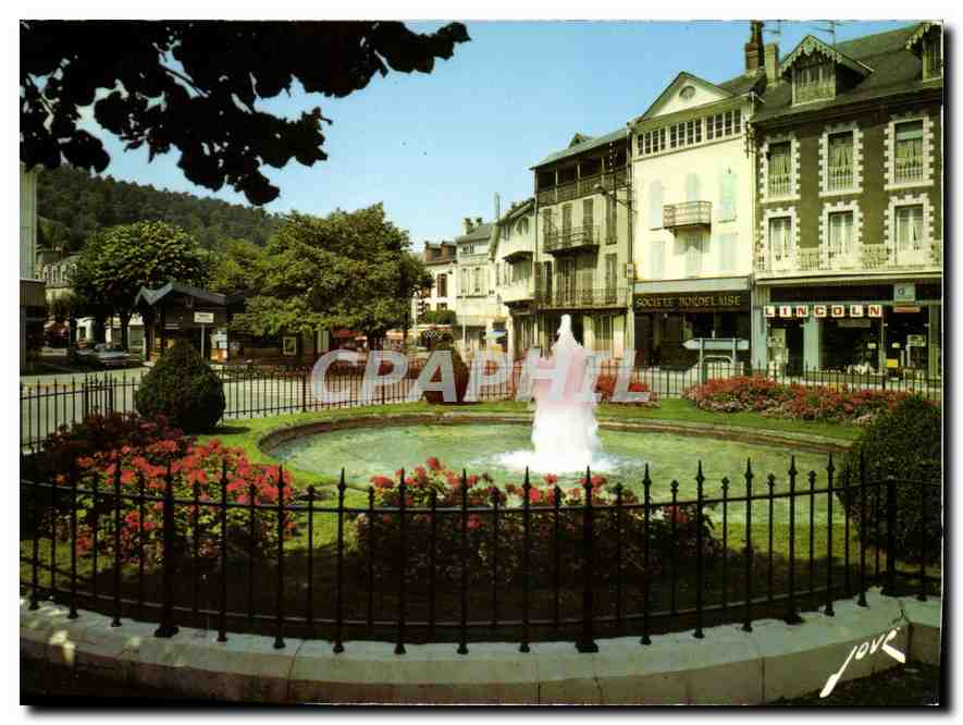 Fontaine de Bagnères-de-Bigorre — vue de la place — Société Rondeauise et Lincoln — éditeur : Editions d'Art Pyrénéen