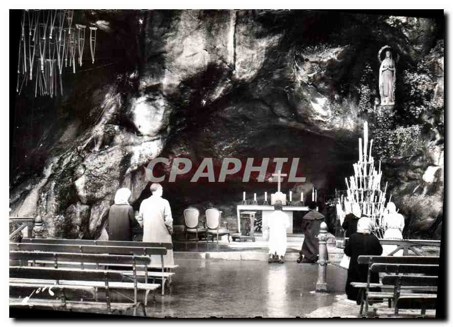 CPM Lourdes La Grotte Miraculeuse 