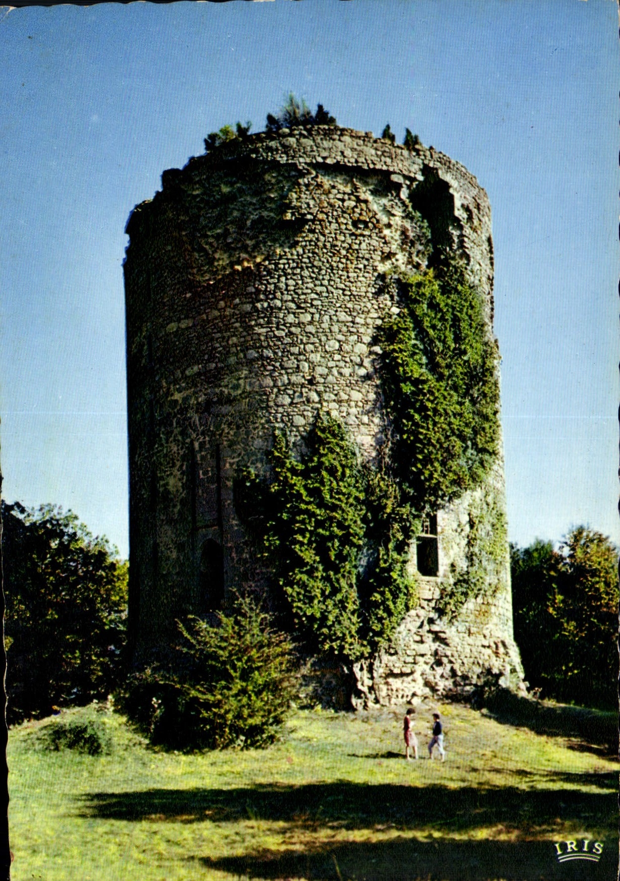 Die Turm von Bridier — Zylindrische Burg 22 Meter im Durchmesser — Éditions Diplomate