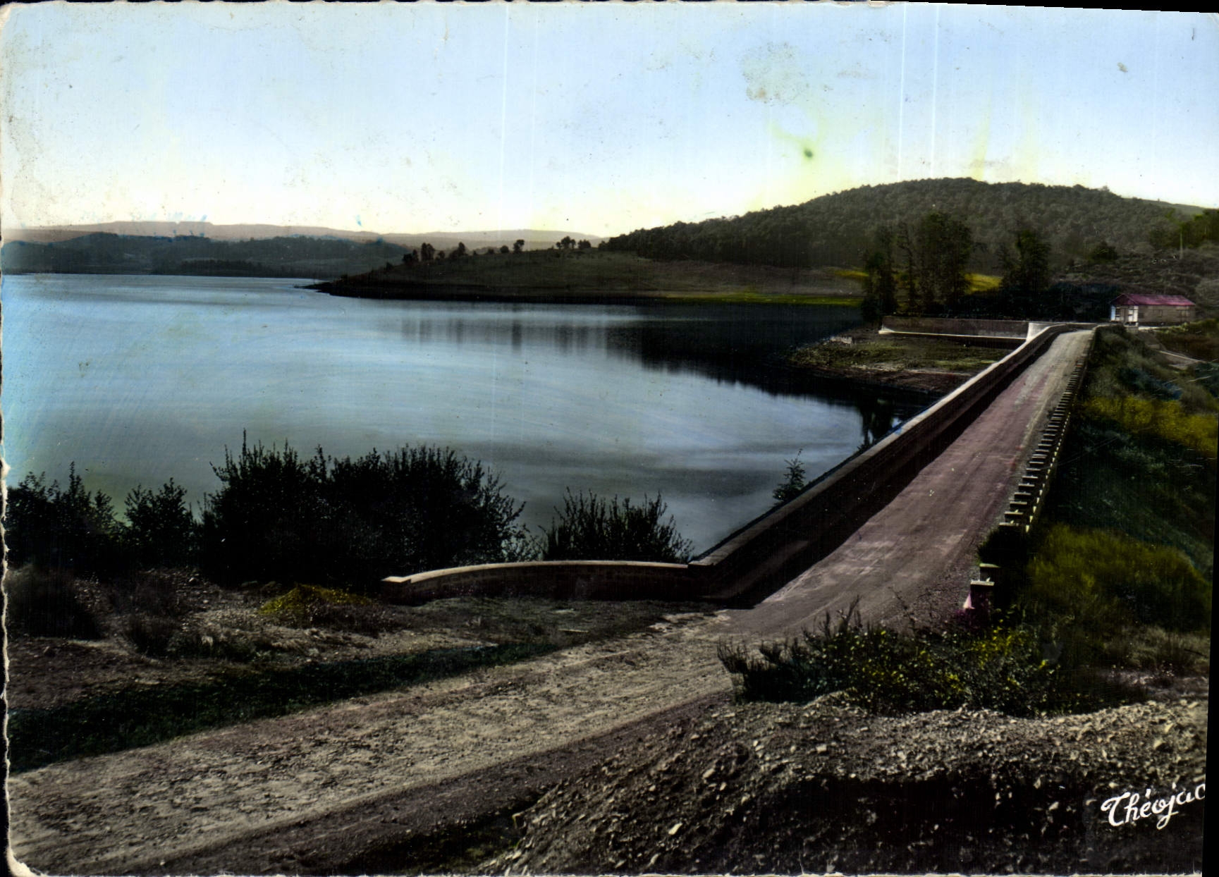 Der Staudamm Lavaud Gelade — Die malerische Creuse — Moderne Editionen Théoyac