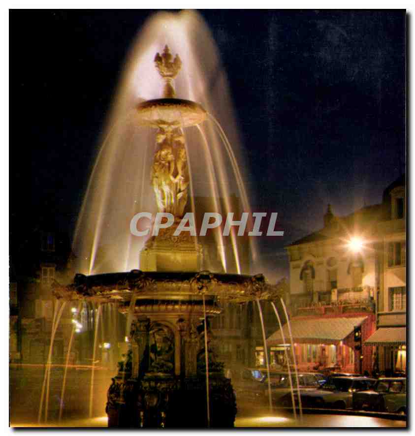 Guéret (Creuse) — La fontaine de la place Bonnyaud vue de nuit — éditeur IRIS