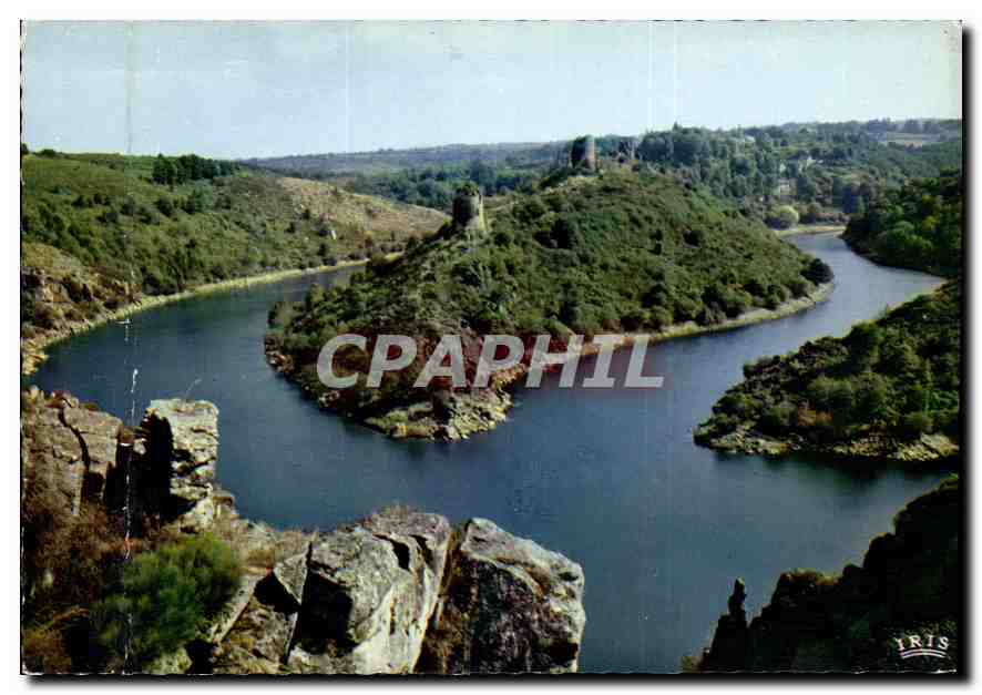 CPM Vallee de la Creuse les ruines du Chateau de Crozant 12e 13e siecle detruit par Richelieu en 163