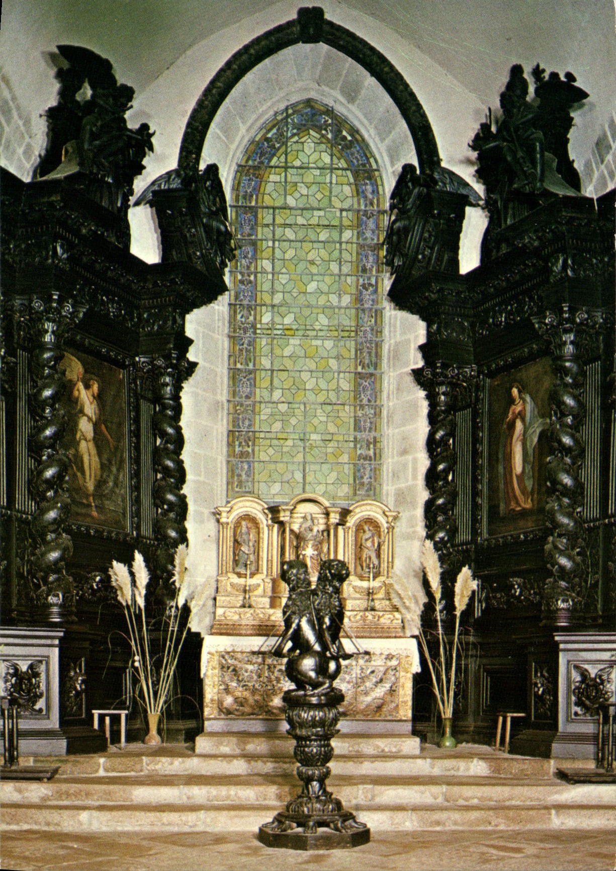Le Moutier-d'A Hun — Vue des boiseries du chœur de l'église — Éditeur SARL E. Aixe / Vienne 87700
