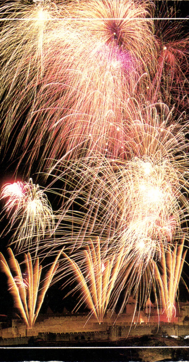 CPM Cite de Carcassonne Aude un soir de feux d'artifice 