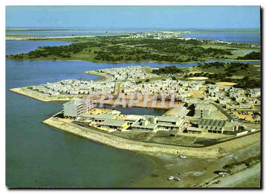 CPM La Grand motte Herault vue par avion sur la nouvelle Cite VVF son Port de Plaisance et sa petite