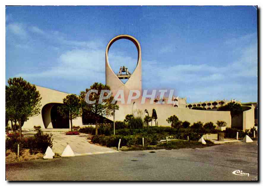 CPM La Grande Motte herault l'eglise St Augustin 