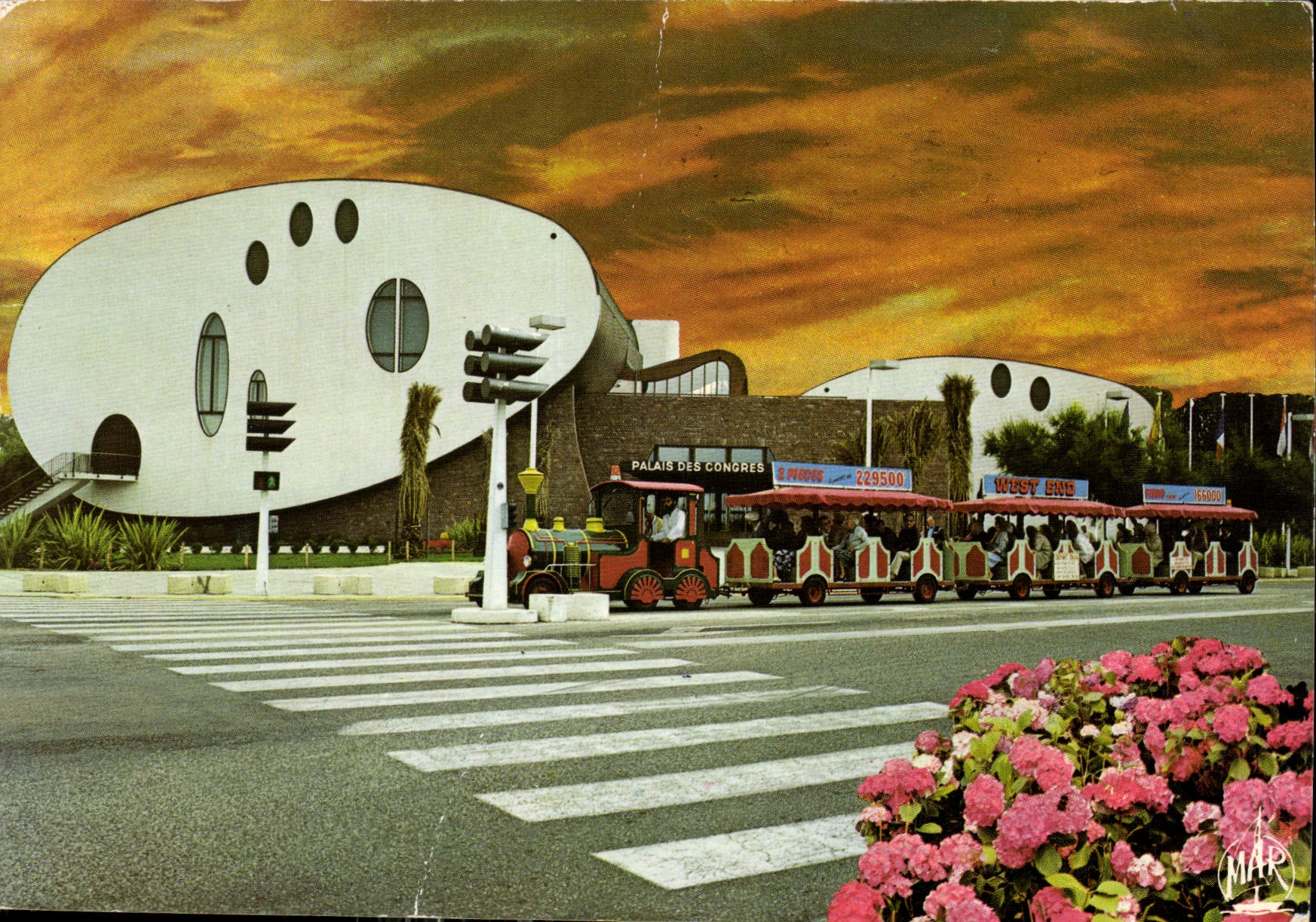 CPM La Grande Motte Ville de l'An 2000 le Palais des Congres 