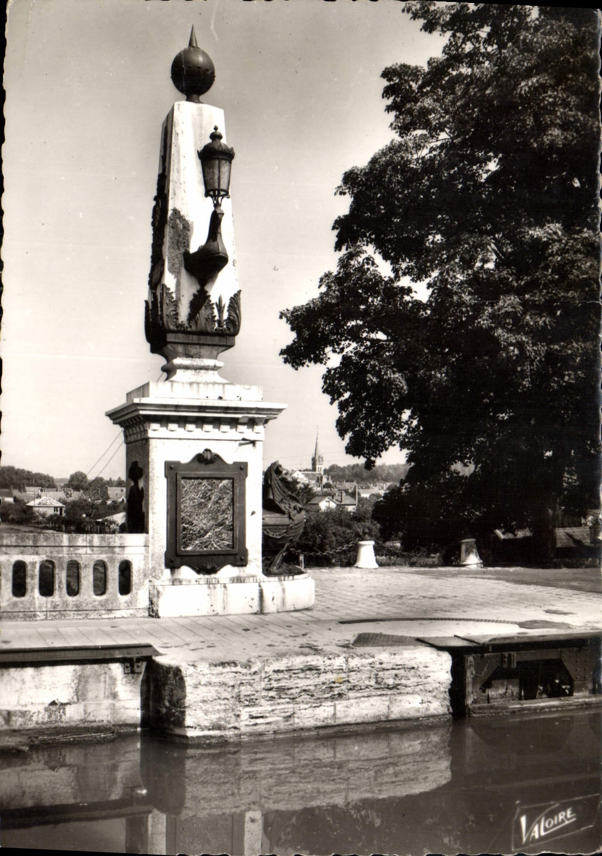 CPM Les Merveilles du Val de Loire Briare loiret l'Entree du Pont Canal 