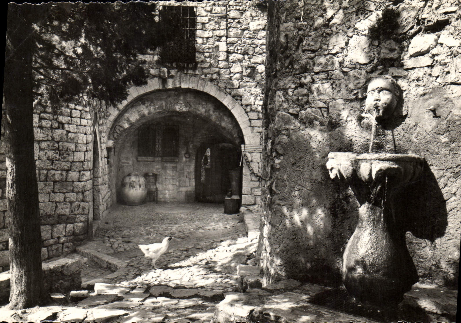 CPM La Cote d'Azur Eze Village la Vieille Fontaine 