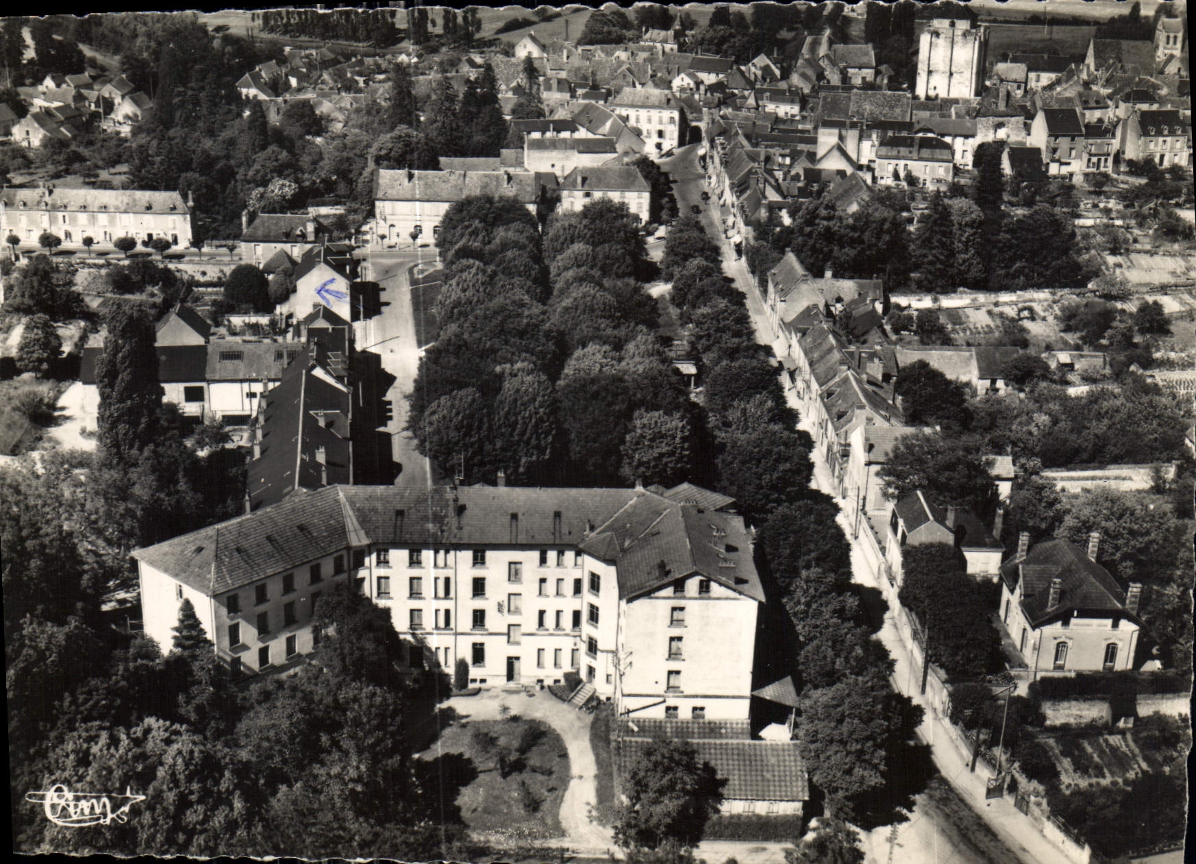 La Roche-Posay-les-Bains — Vue aérienne — Hôtel du Parc — Éditions Aériennes