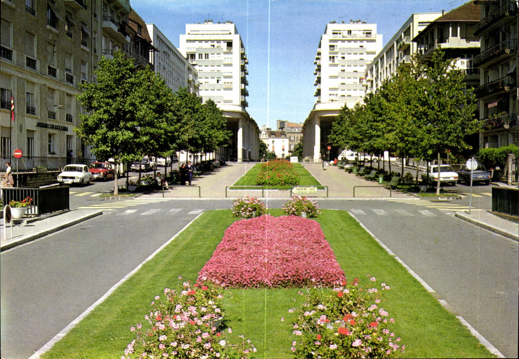 Place Aragon à Pau — Ville Royale et Capitale du Béarn — éditeur SO 233