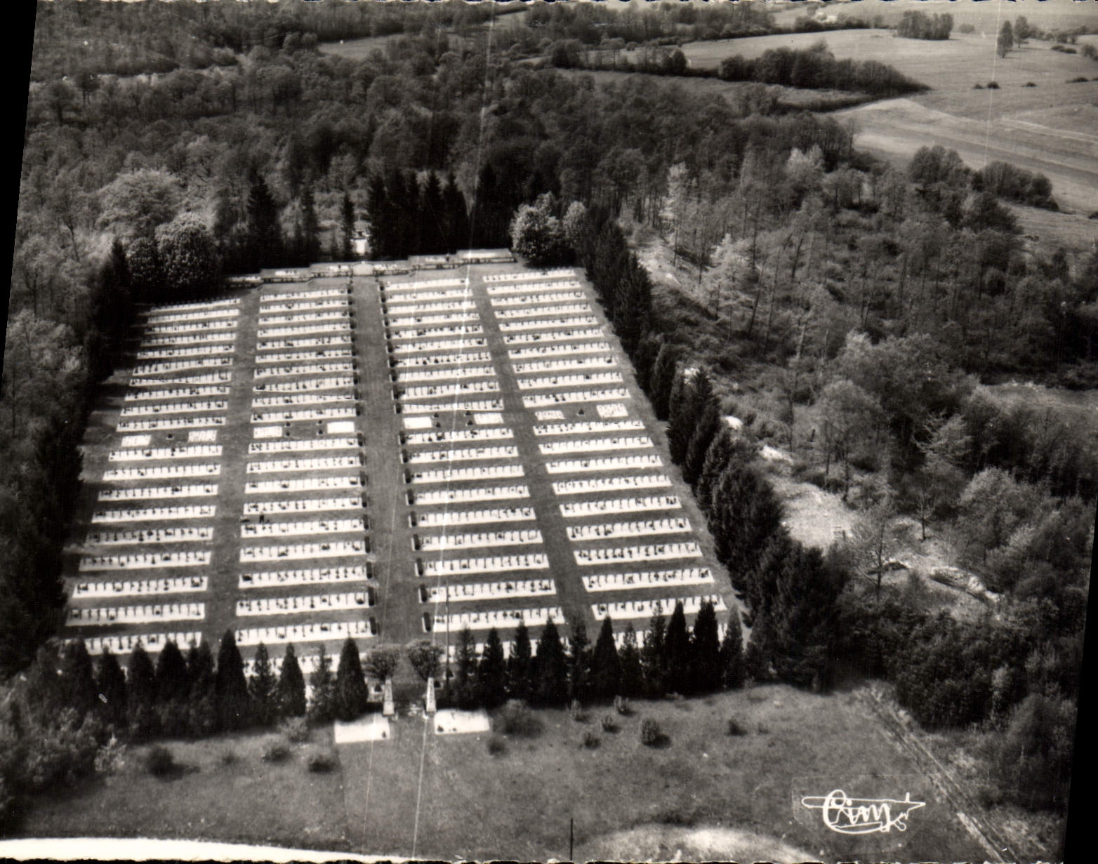 CPM Vauquois Meuse vue aerienne sur le Cimetiere Militaire Militaria