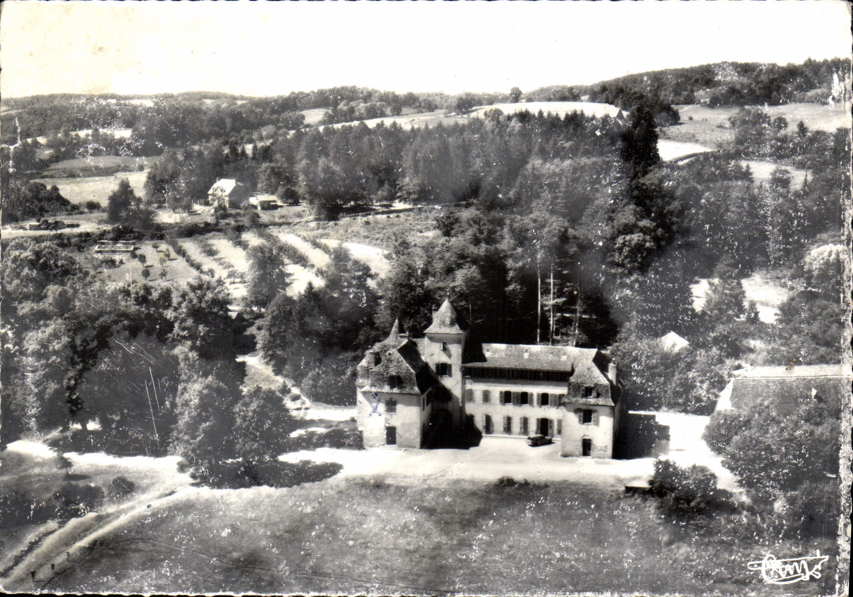 Kasteel van Fargues — Algemene luchtfoto — Combière (15) Serie 327-47
