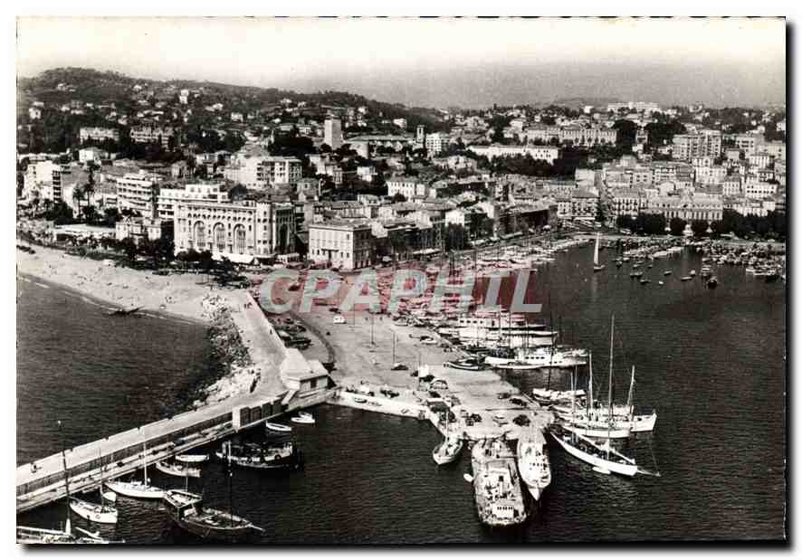 Cannes — Vue aérienne sur le Suquet — Les Editions MAR, 4, Rue du Climiez, Nice