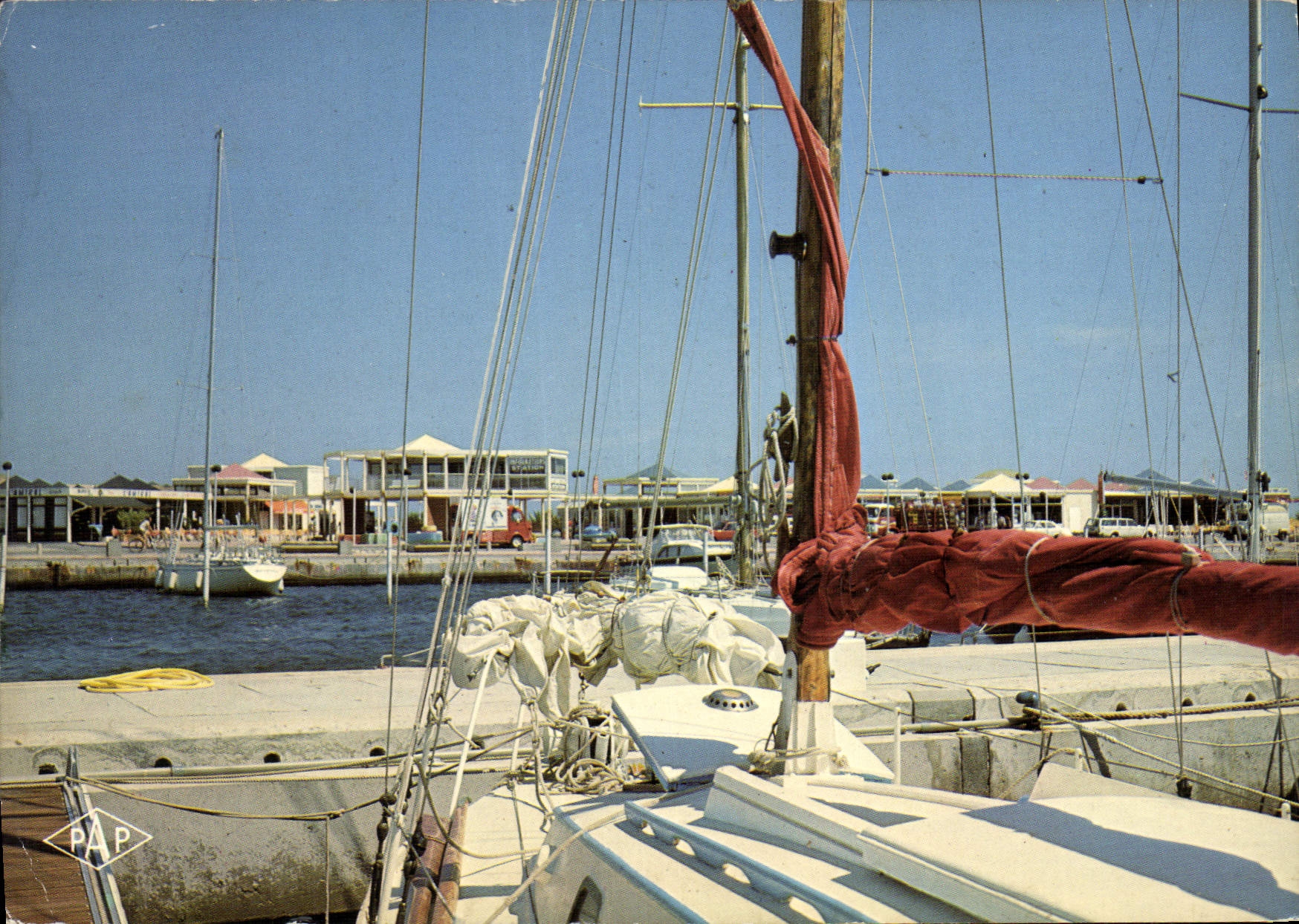 CPM Port Leucate Le Port Le Centre Commercial 