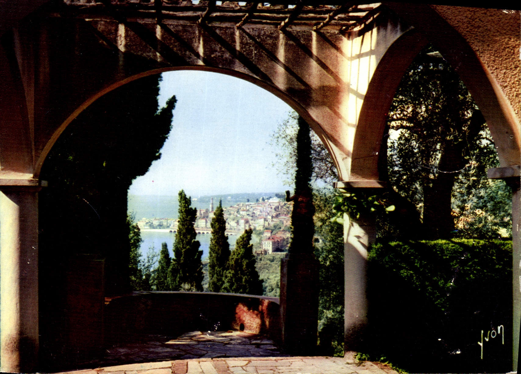 CPM Couleurs et Lumiere de France Domaine Les Colombieres Menton A M France La Bella Vista 