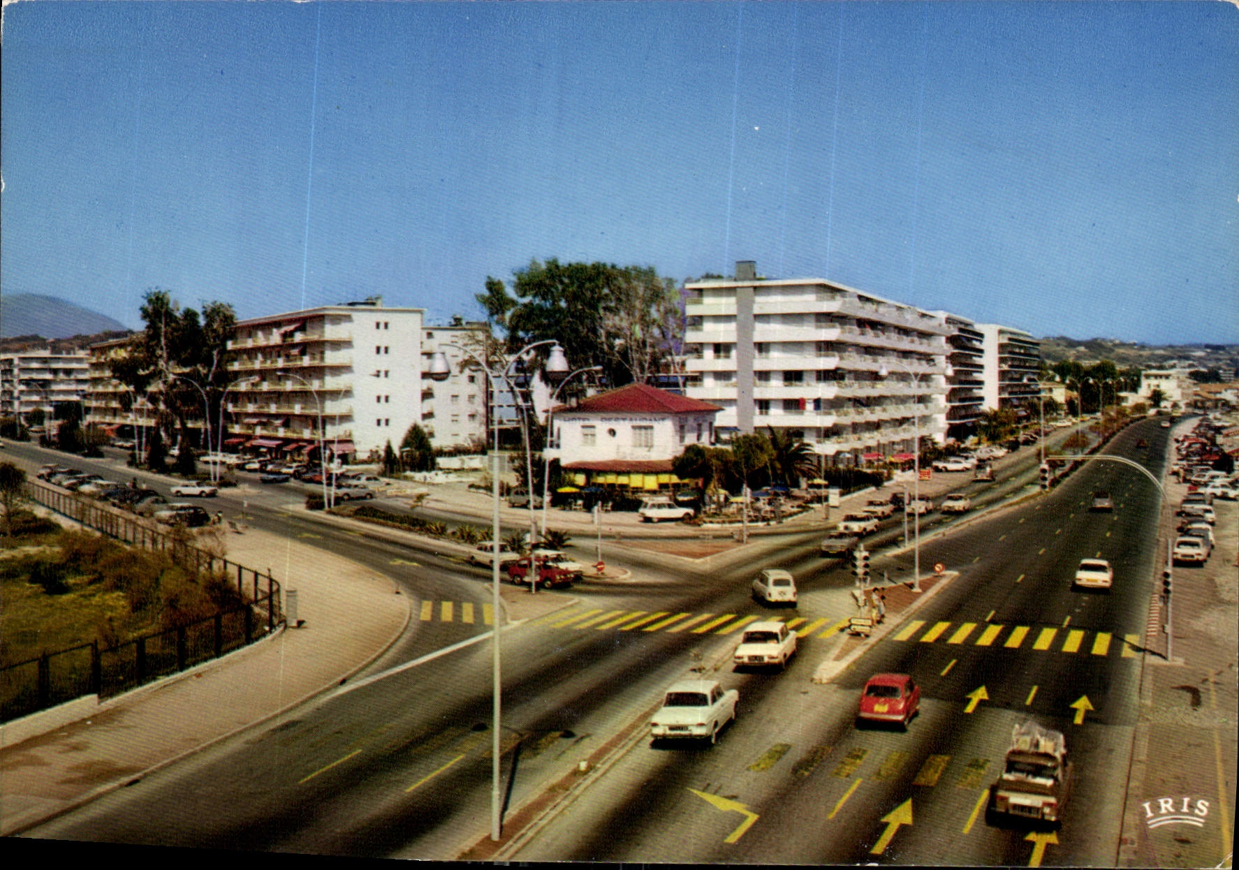 Cagnes-sur-Mer — Le boulevard de la Place et le boulevard Kenred — Éditions 'La Bibliothèque' et IRIS