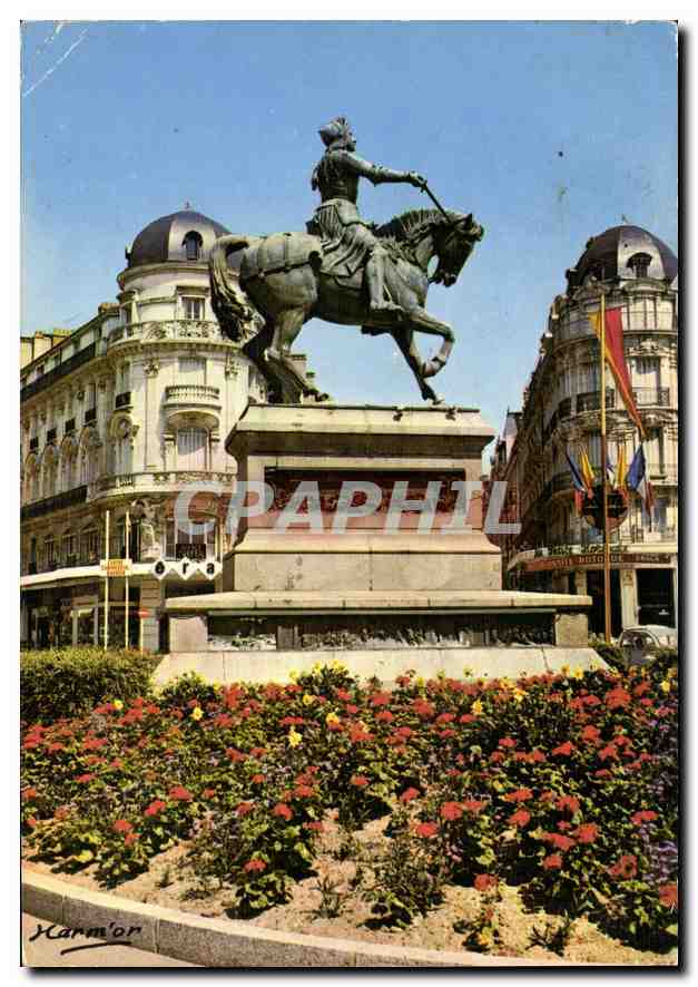 CPM Orleans Loiret Statue de Jeanne d'Arc par Foyatier 
