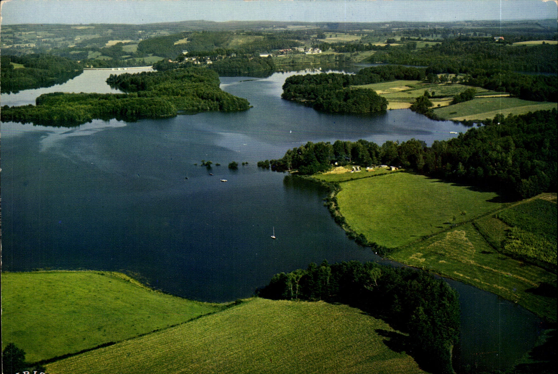 CPA Le Cantal Pittoresque St Etienne Cantales le lac et le barrage 