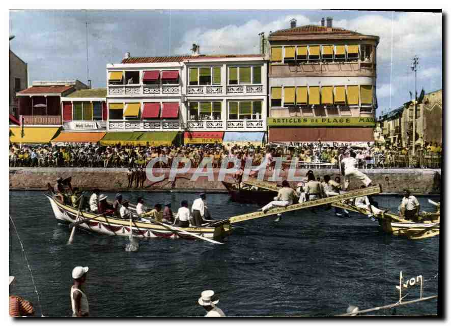 Modern Postcard Palavas les flots Herault Les Joutes