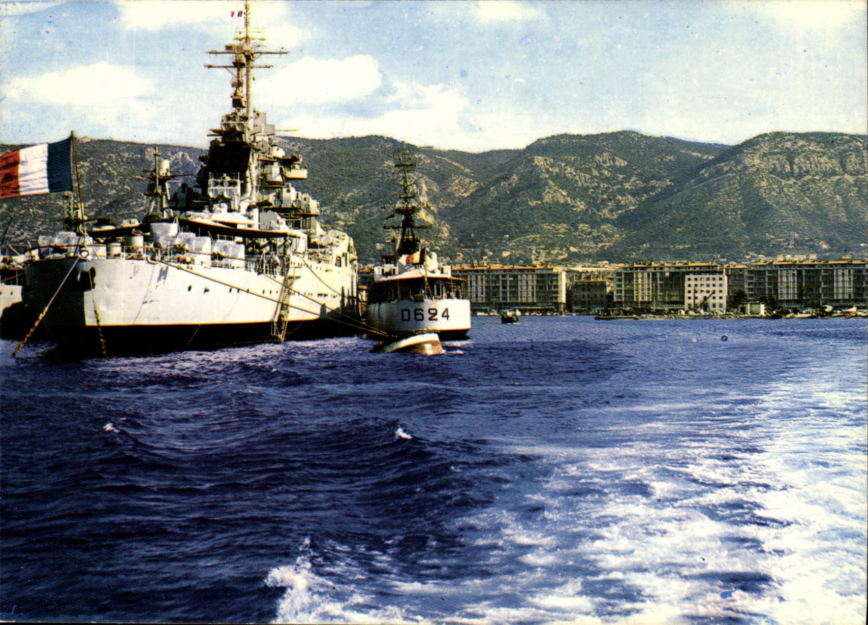 Toulon — Le Jean Bart dans la Rade — Éditions Couleurs Naturelles, n°36