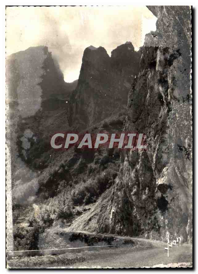 CPM Cal d'Aubisque Basse Pyrenees Route Thermale d'Argeles a Eaux Bonnes 