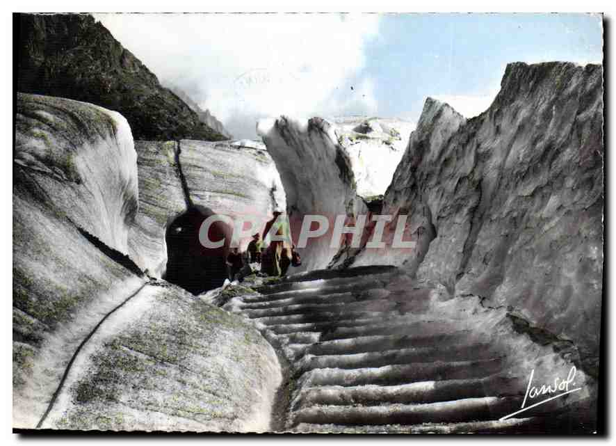 CPM Chamonix Hte Savoie au Montenvers Entree de la Grotte de la Mer de Glace 